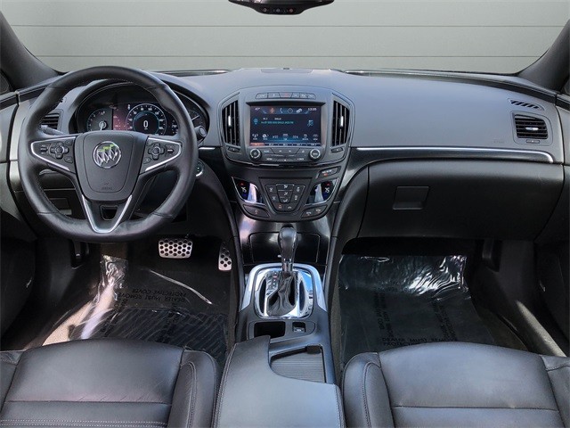 Buick Regal Vehicle Full-screen Gallery Image 12