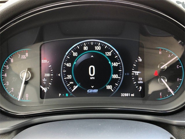 Buick Regal Vehicle Full-screen Gallery Image 13