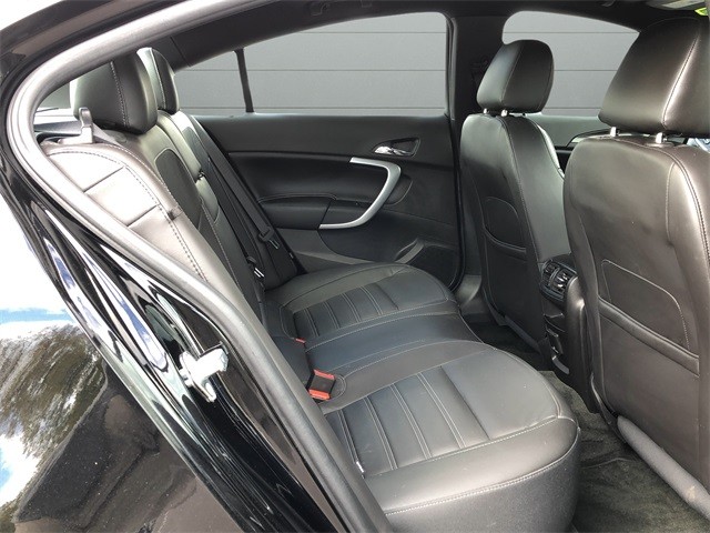 Buick Regal Vehicle Full-screen Gallery Image 14