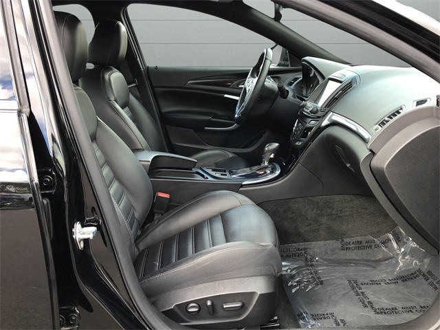 Buick Regal Vehicle Full-screen Gallery Image 15