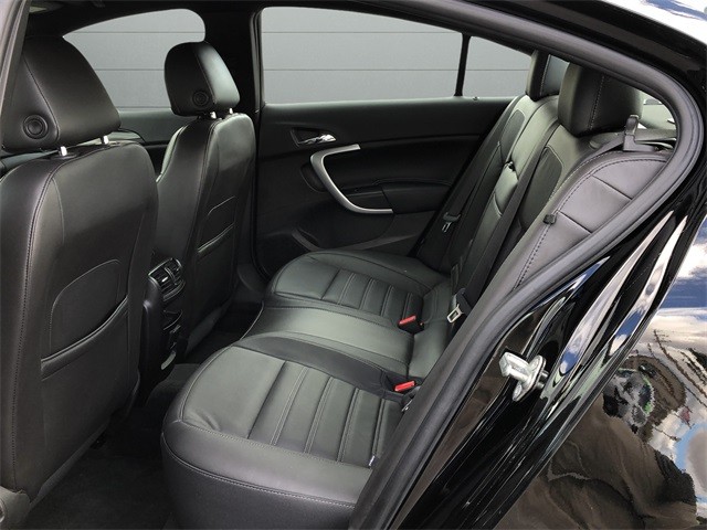 Buick Regal Vehicle Full-screen Gallery Image 17