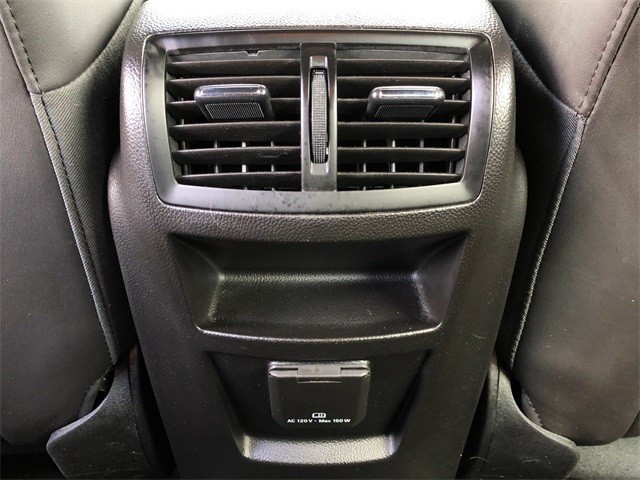 Buick Regal Vehicle Full-screen Gallery Image 18