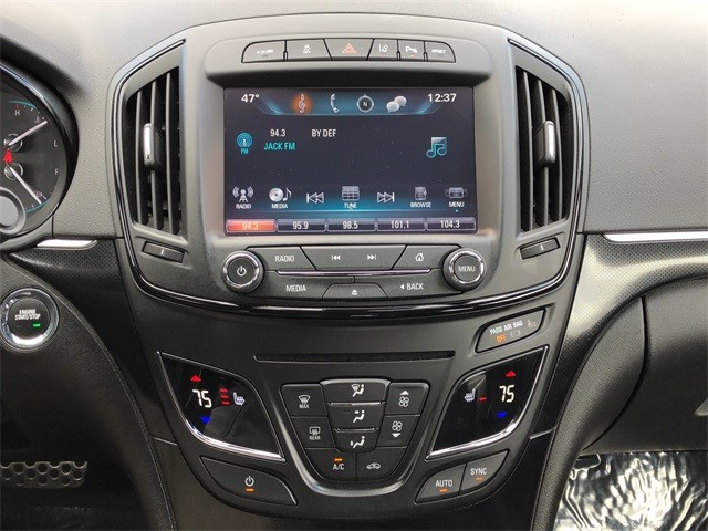 Buick Regal Vehicle Full-screen Gallery Image 22