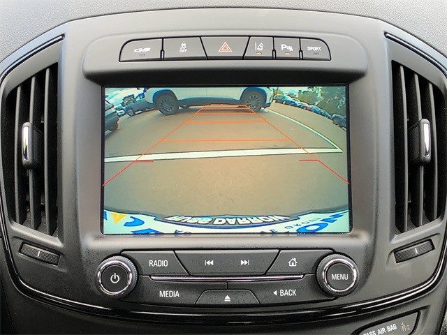 Buick Regal Vehicle Full-screen Gallery Image 24