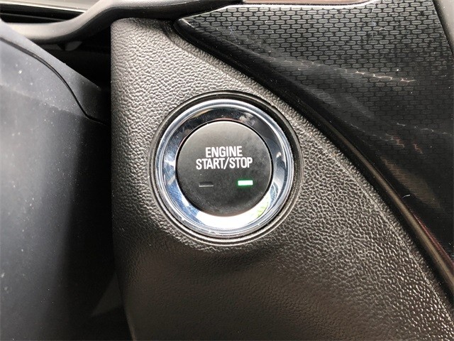 Buick Regal Vehicle Full-screen Gallery Image 25