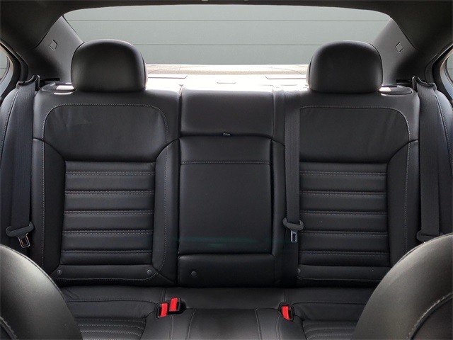 Buick Regal Vehicle Full-screen Gallery Image 30