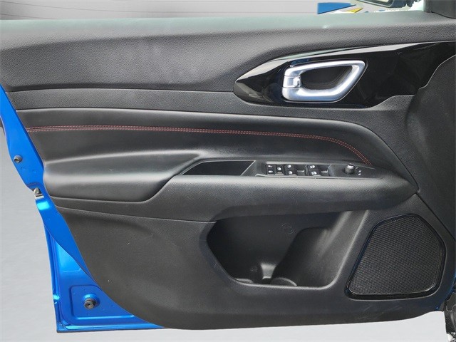 Jeep Compass Vehicle Full-screen Gallery Image 11