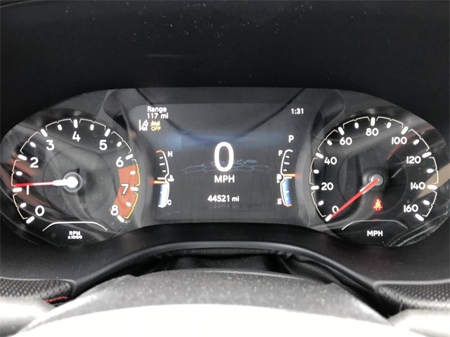 Jeep Compass Vehicle Full-screen Gallery Image 13