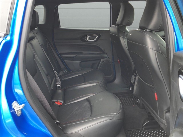 Jeep Compass Vehicle Full-screen Gallery Image 14