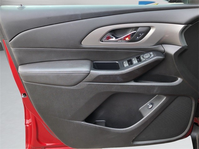 Chevrolet Traverse Vehicle Full-screen Gallery Image 11