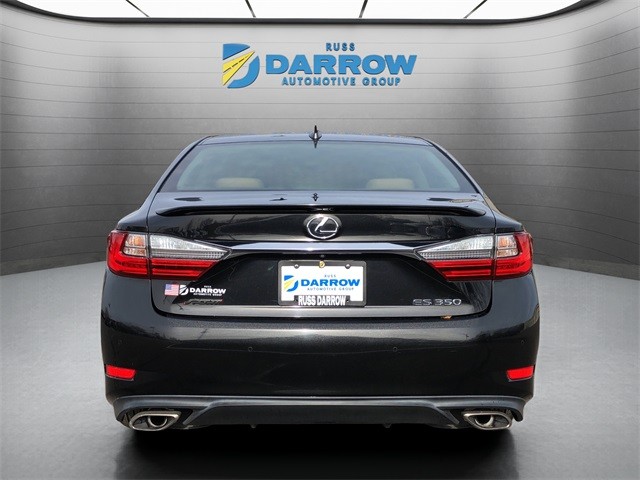 Lexus ES Vehicle Full-screen Gallery Image 4