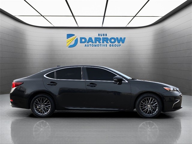 Lexus ES Vehicle Full-screen Gallery Image 6