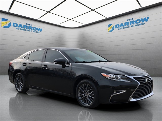 Lexus ES Vehicle Full-screen Gallery Image 7