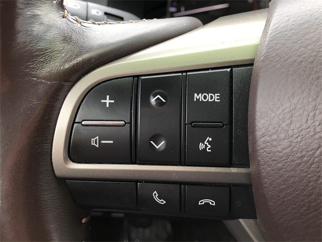 Lexus ES Vehicle Full-screen Gallery Image 9