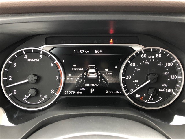 Nissan Rogue Vehicle Full-screen Gallery Image 13