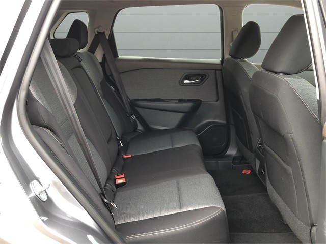 Nissan Rogue Vehicle Full-screen Gallery Image 14