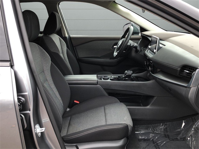 Nissan Rogue Vehicle Full-screen Gallery Image 15