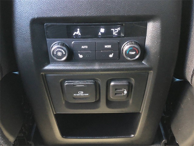 Chevrolet Traverse Vehicle Full-screen Gallery Image 18