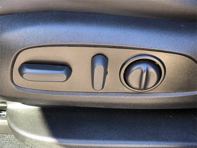 Chevrolet Traverse Vehicle Full-screen Gallery Image 29