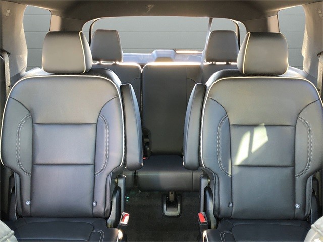 Chevrolet Traverse Vehicle Full-screen Gallery Image 30