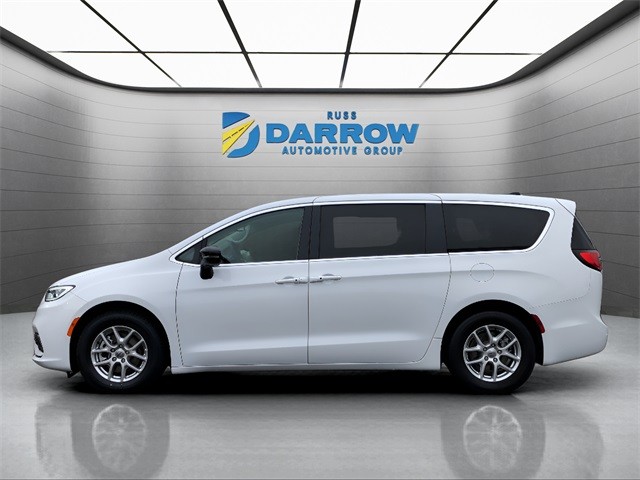 Chrysler Pacifica Vehicle Full-screen Gallery Image 2