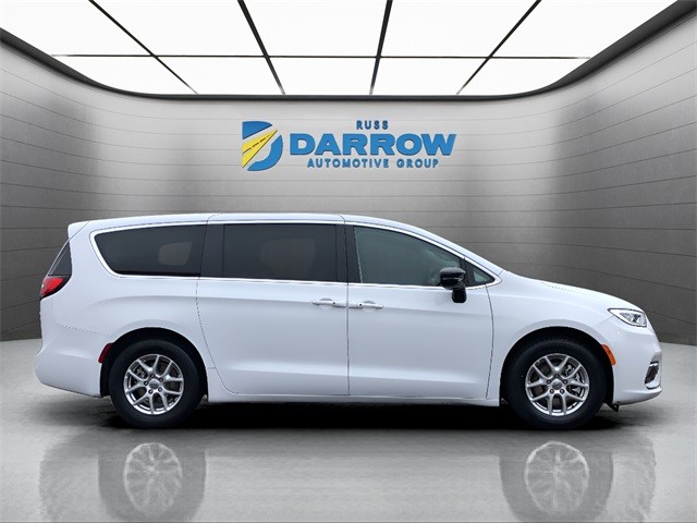 Chrysler Pacifica Vehicle Full-screen Gallery Image 6