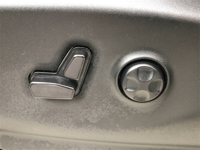 Chrysler Pacifica Vehicle Full-screen Gallery Image 26