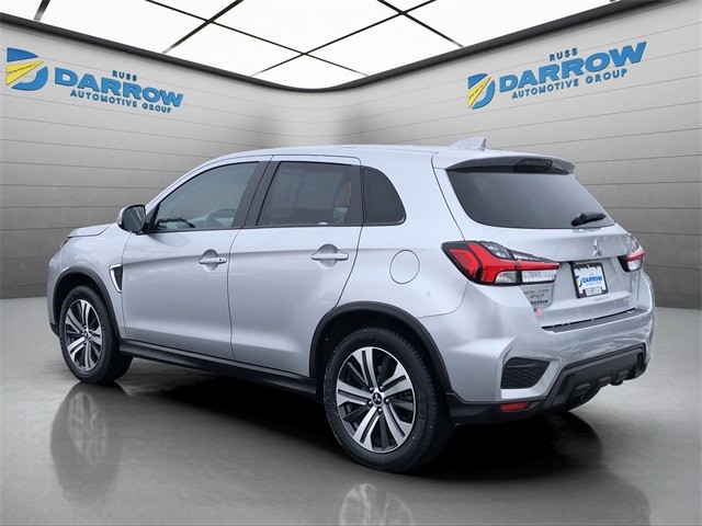 Mitsubishi Outlander Sport Vehicle Full-screen Gallery Image 3