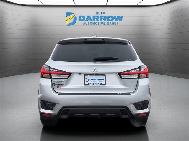 Mitsubishi Outlander Sport Vehicle Full-screen Gallery Image 4