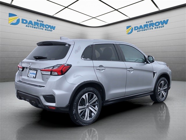 Mitsubishi Outlander Sport Vehicle Full-screen Gallery Image 5