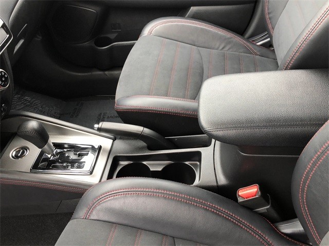 Mitsubishi Outlander Sport Vehicle Full-screen Gallery Image 20