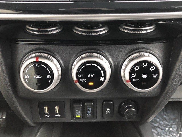 Mitsubishi Outlander Sport Vehicle Full-screen Gallery Image 26