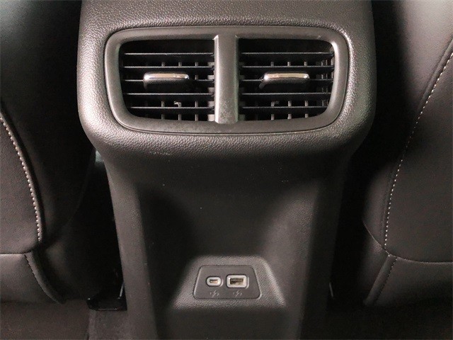 Buick Envision Vehicle Full-screen Gallery Image 17