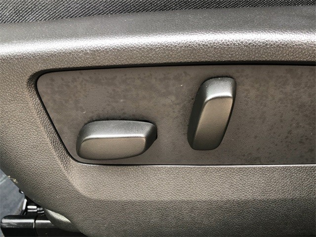 Buick Envision Vehicle Full-screen Gallery Image 28