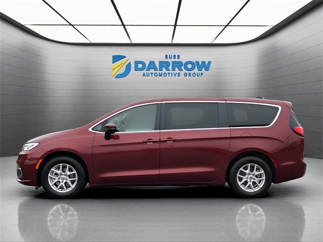 Chrysler Pacifica Vehicle Full-screen Gallery Image 02