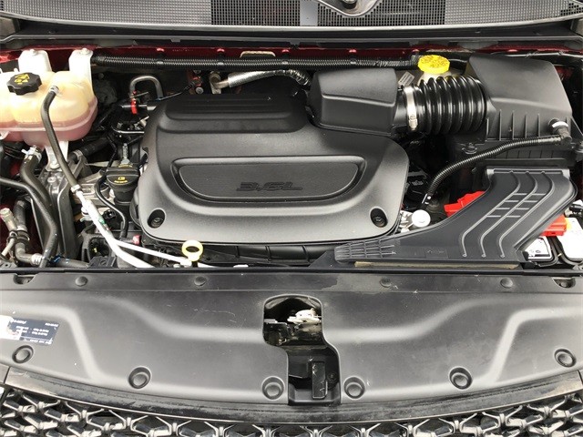 Chrysler Pacifica Vehicle Full-screen Gallery Image 18