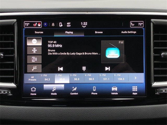 Chrysler Pacifica Vehicle Full-screen Gallery Image 20