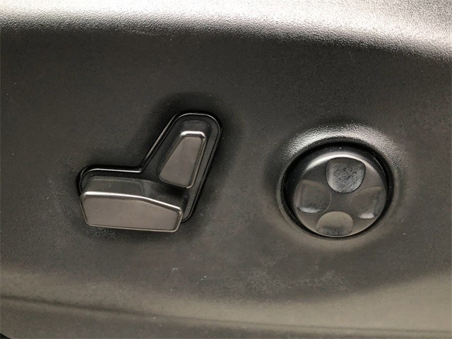 Chrysler Pacifica Vehicle Full-screen Gallery Image 26