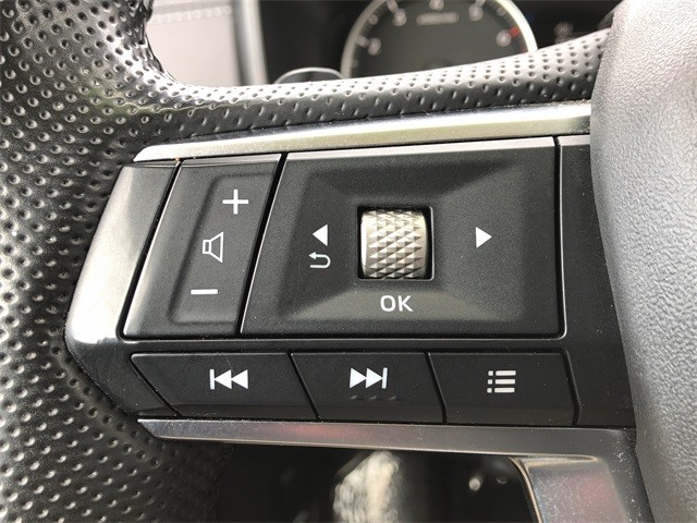 Mitsubishi Outlander Vehicle Full-screen Gallery Image 9