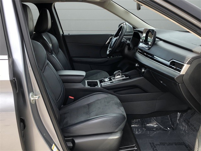 Mitsubishi Outlander Vehicle Full-screen Gallery Image 15