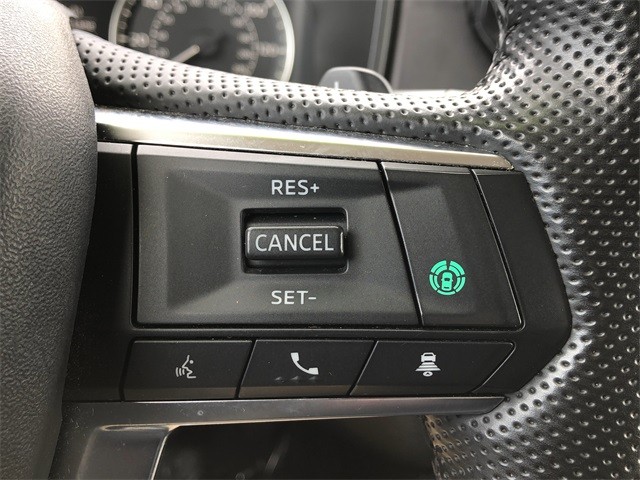 Mitsubishi Outlander Vehicle Full-screen Gallery Image 17