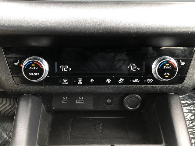 Mitsubishi Outlander Vehicle Full-screen Gallery Image 25