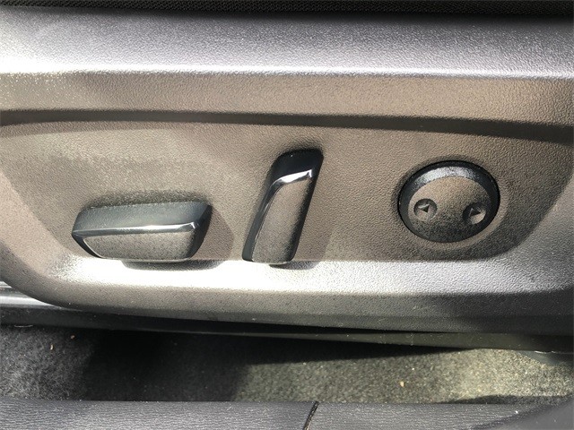 Mitsubishi Outlander Vehicle Full-screen Gallery Image 27