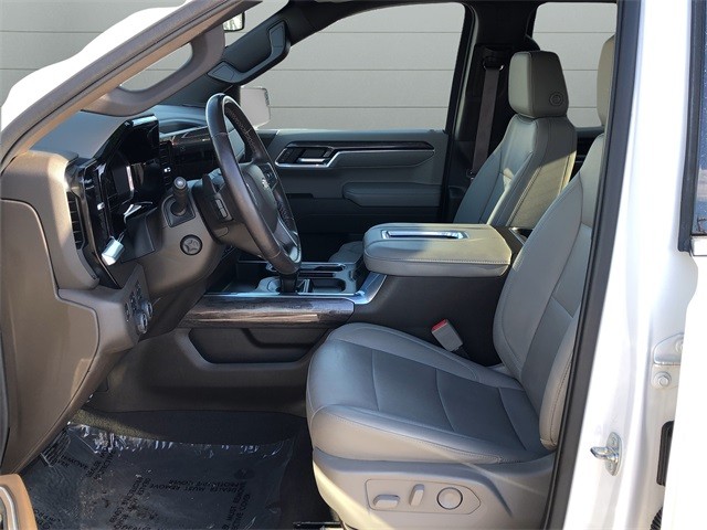 Chevrolet Silverado 1500 Vehicle Full-screen Gallery Image 10