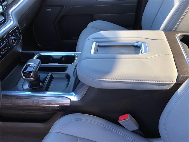 Chevrolet Silverado 1500 Vehicle Full-screen Gallery Image 21