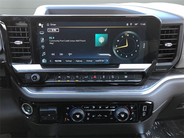 Chevrolet Silverado 1500 Vehicle Full-screen Gallery Image 22