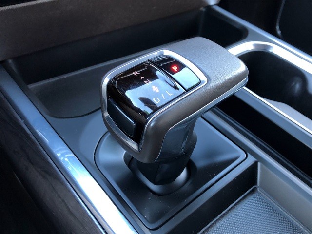 Chevrolet Silverado 1500 Vehicle Full-screen Gallery Image 26