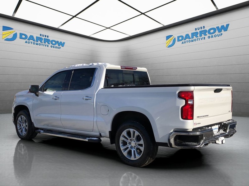 Chevrolet Silverado 1500 Vehicle Full-screen Gallery Image 3