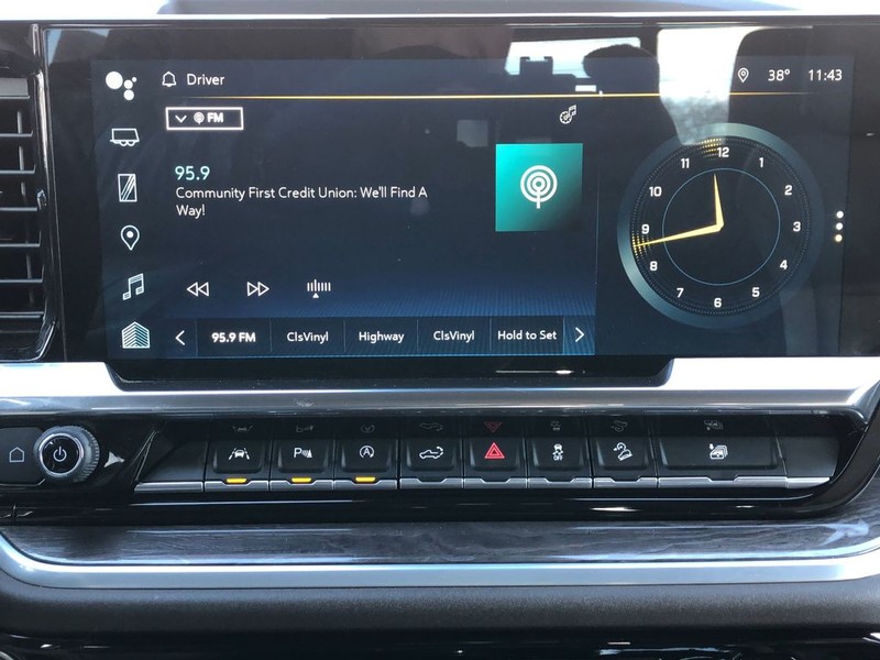 Chevrolet Silverado 1500 Vehicle Full-screen Gallery Image 23