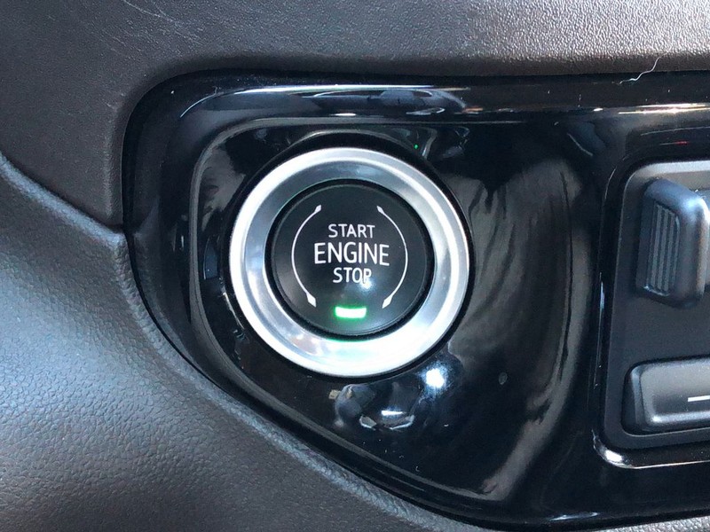 Chevrolet Silverado 1500 Vehicle Full-screen Gallery Image 25